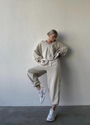 Свитшот с v вырезом 2