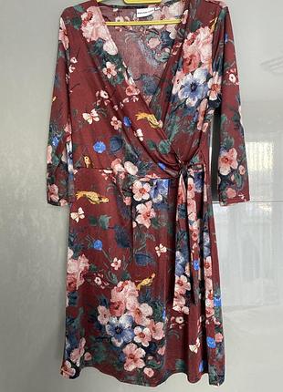 Сукня з пояском