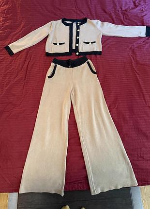 Жіночий костюм