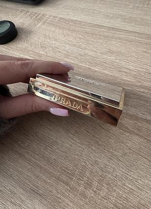 Палетка тіней для повік prada dimensions multi- effect eyeshadow palette у відтінку 06 pulp. 3