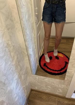 Джинсовые шорты с высокой посадкой