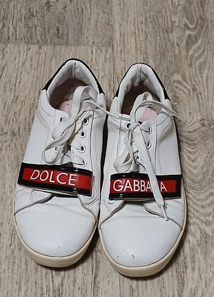 Жіночі кросівки