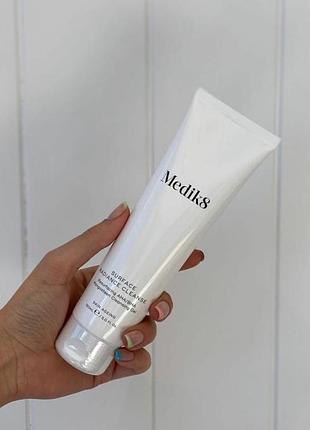Surface radiance cleanse гель для вмивання з гідроксикислоти medik8