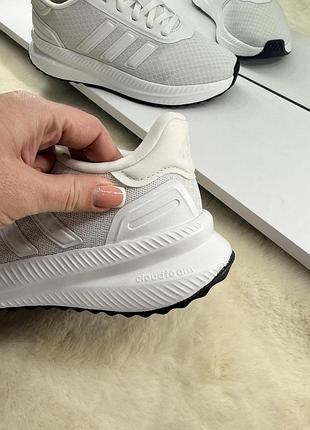Неймовірні кросівки adidas 5