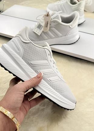Неймовірні кросівки adidas 2