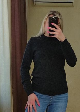 Вовняний светр