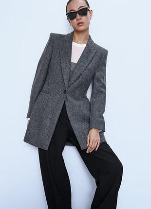 Шерстяной пиджак zara, 100% wool, классический, s приталенный силуэты жакет