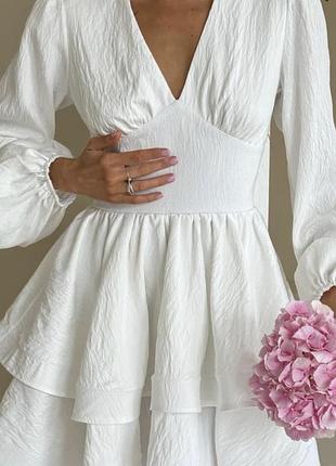 Неймовірно жіноча та витончена сукня