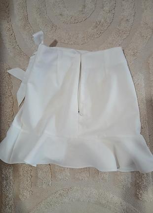 Стильна біла міні спідниця 2
