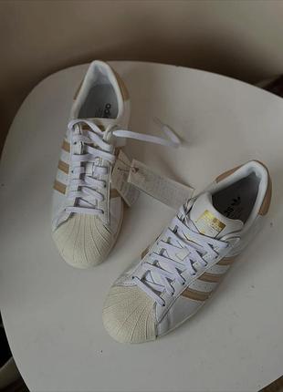 Кроссовки женские adidas, 42p., верху натуральная кожа, внутри текстиль 4