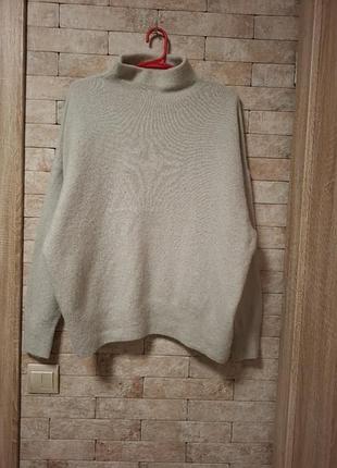 Светр із вовни