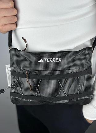 Сумка через плече adidas terrex у 2-ох кольорах(чорний/білий).