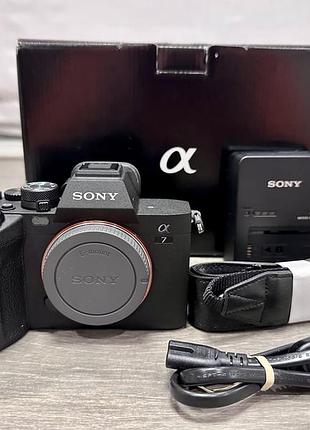 Бездзеркальна камера sony a7 iv з об'єктивом 28-70 мм