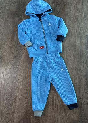 Одяг на малюка,костюм на малюка