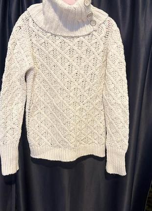 Молочний светр
