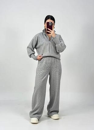 Жіночий костюм