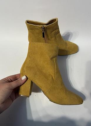 Жіночі замшеві черевики від primark