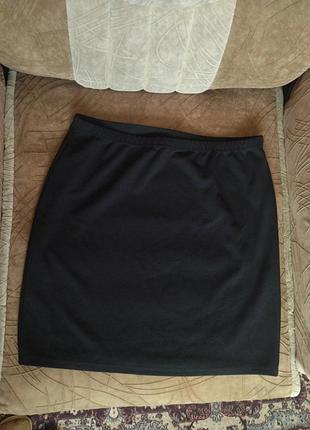 Чорна спідниця на резинці