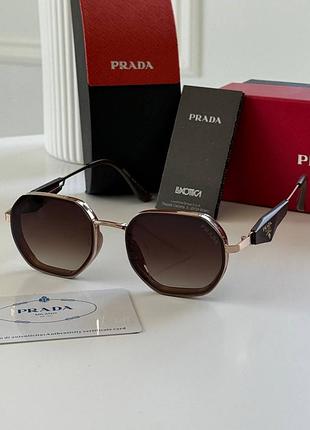 Prada окуляри