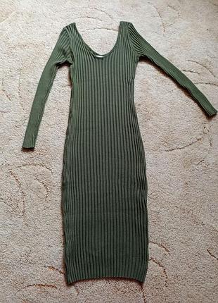 Сукня трикотажна міді