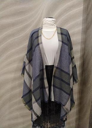 Жіноча накидка типу  пончо