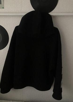 Чорне худі з принтом 2