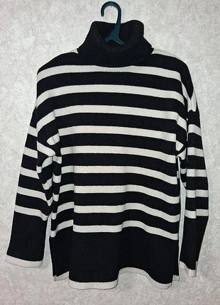 Світер в смужку