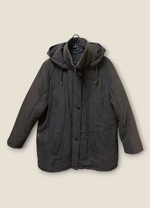 Куртка женская очень теплая в отличном состоянии 
до.82,ог.125,рук.62