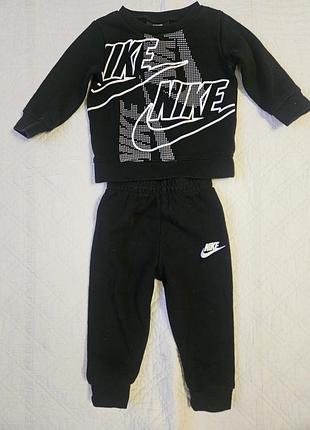 Костюм спортивный