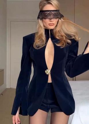Жіночий класичний бархатний костюм двійка шорти та піджак