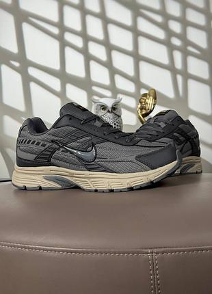 Nike initiator gtx grey beige