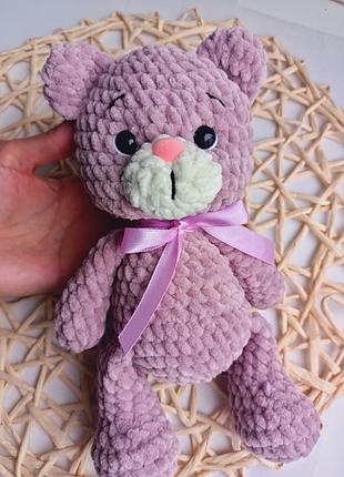 Плюшевий в'язаний ведмедик