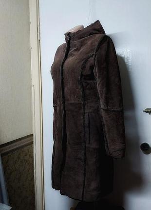 Легкая дубленка