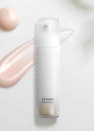 Денна есенція для обличчя sensai essence day veil spf 30