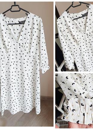 Белое шифоновое мини платье в золотистый принт