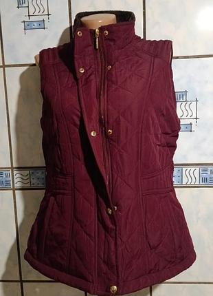 Жилетка безрукавка