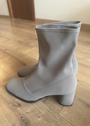 Стрейчеві ботинки hvóya, розмір 40