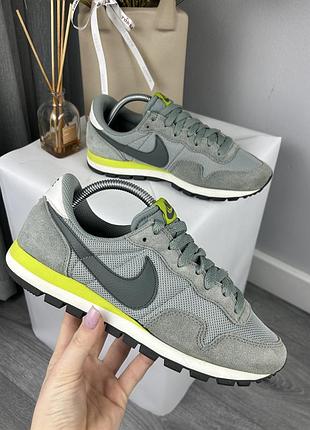 Жіночі оригінальні кросівки nike air pegasus 83