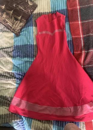 Плаття без рукавів