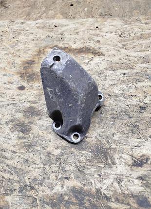 Кронштейн кп левый	8d0399113ab audi a4 b5, vw passat b5
