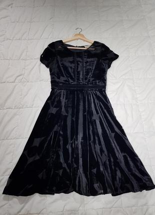 Черное коктейльное платье из бархата1 фото