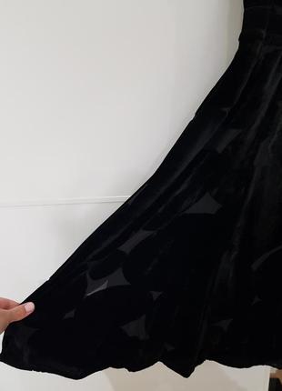 Черное коктейльное платье из бархата4 фото