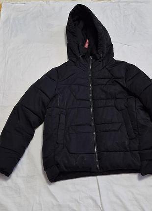 Жіноча чорна стильна куртка с-м