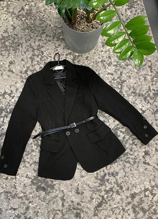 Жіночий піджак чорного кольору на підкладці розмір s
