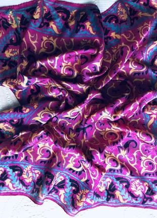 Причудливо-изысканный платочек-гаврош из матового тонкого шелка. индия.3 фото