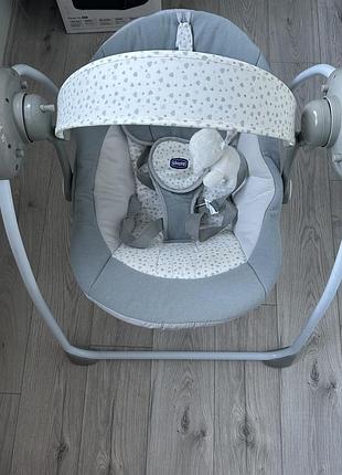 Качеля - гойдалка chicco relax play