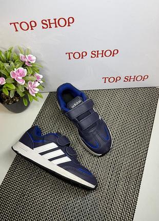 Оригінальні кросівки дитячі adidas