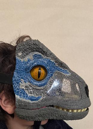 Маска велоцираптор со звуком и подвижной челюстью jurassic.