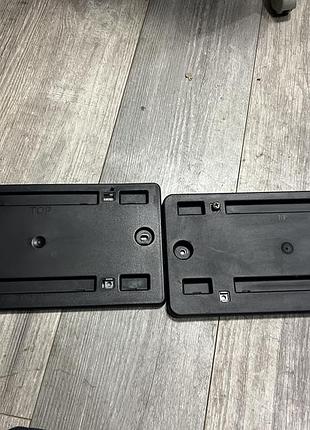 Крепление номерного знака 8w8.827.113 audi