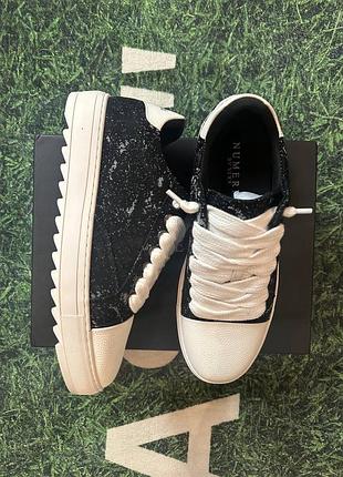Numeris shoes